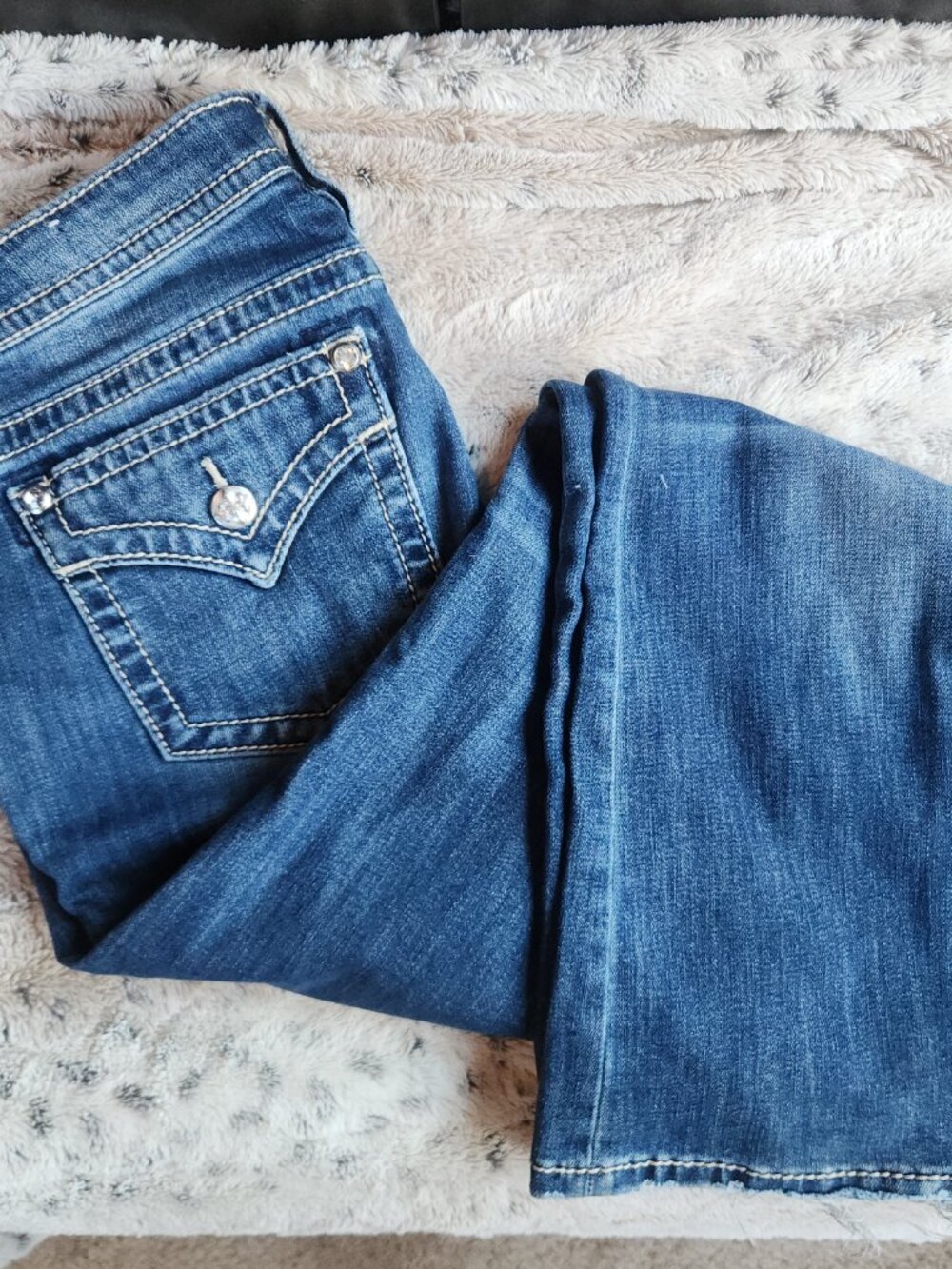 Miss Me Hailey Jane Jeans Mid-Rise Boot Cut Size 32 (Frayed Bottoms)
